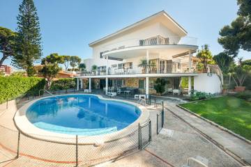 Villa Son Veri de la Marina in El Arenal, Llucmajor für 12 