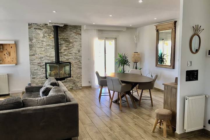 Location de vacances pour 6 personnes, avec Jardin à Saint-Georges-les-Bains