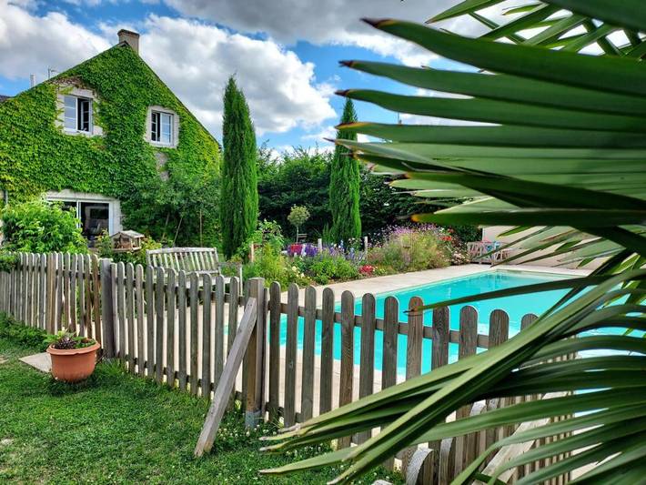 Cottage pour 3 personnes, avec jardin ainsi que piscine et vue à Suèvres
