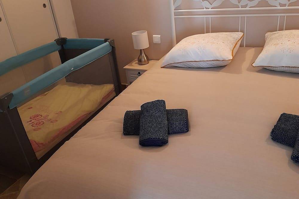 Entire apartment, Villa le bosquet en luberon in Ménerbes, Parc naturel régional du Luberon