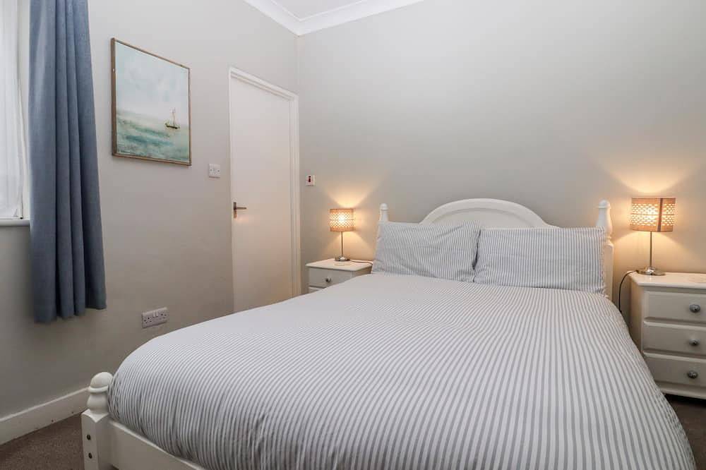 Sea Beach Cottage, pet friendly, with a garden in Eastbourne in Eastbourne, East Sussex