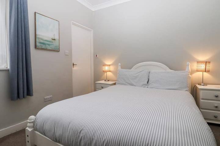 Sea Beach Cottage, pet friendly, with a garden in Eastbourne in Eastbourne, Sussex Est