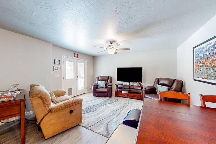 Ferienhaus für 4 Personen, mit Terrasse und Pool - 1