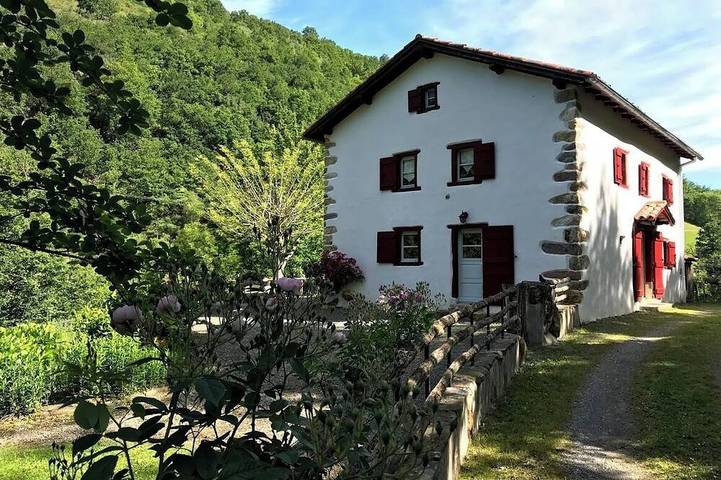 Location de vacances pour 4 personnes, avec jardin dans Banca