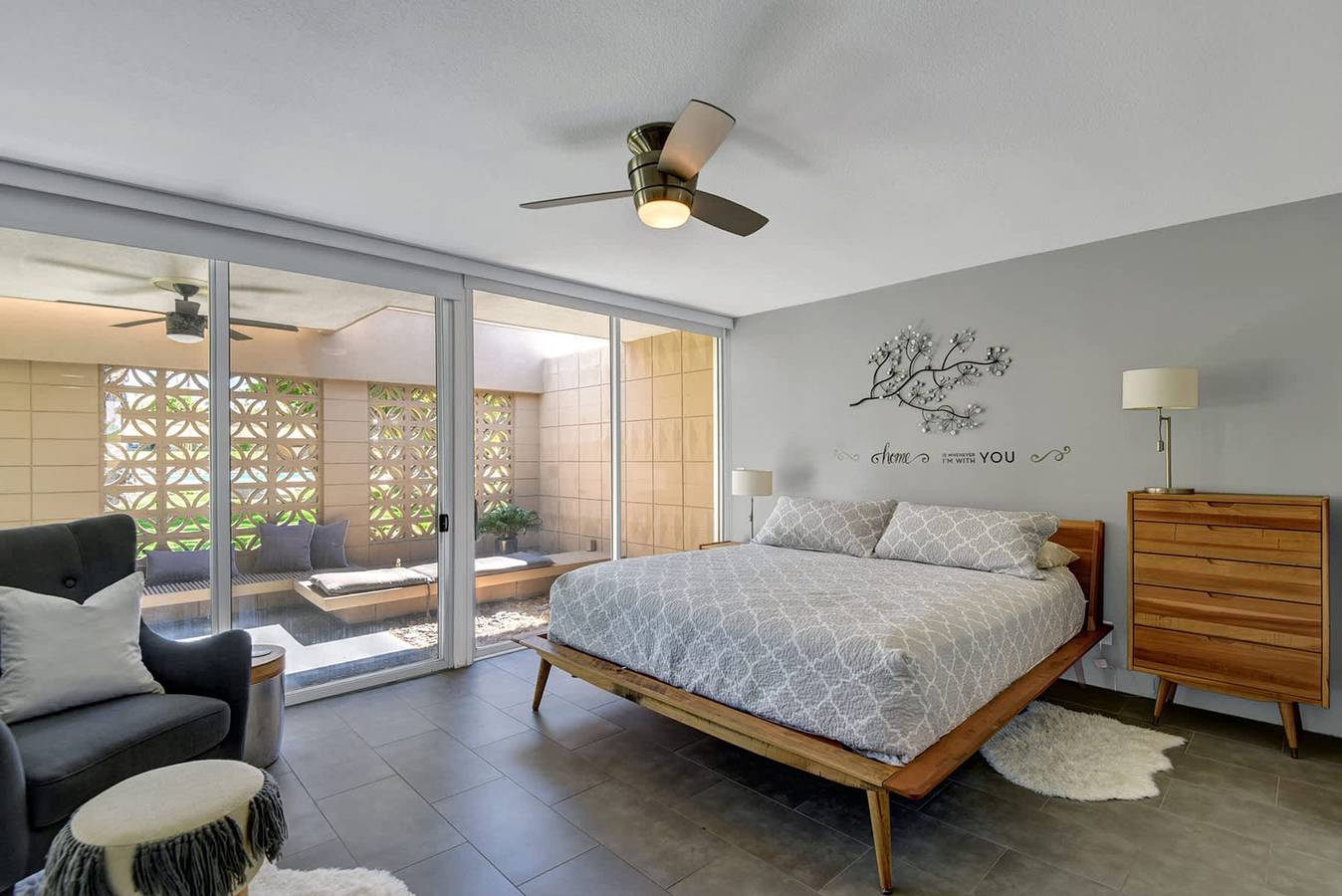 Apartamento entero, Modern Krisel Retreat with Mountain Views   Pool A in Palm Desert, Coachella Valley