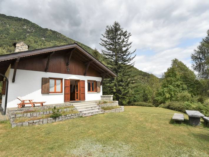 Baita per 6 persone, con Terrazza e Giardino in 