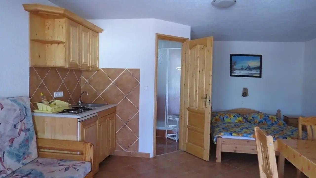 Ganze Ferienwohnung, Ferienwohnung für 2 Personen (30 m²) in Balatonlelle in Balatonlelle, Plattensee Südufer