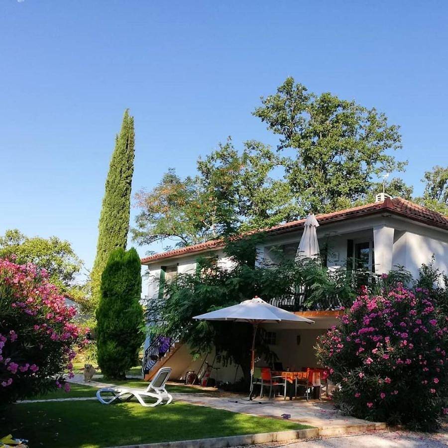 Résidence Miro, gîtes équipés été et hiver, tennis, piscine in Les Arcs (Var), Région de Draguignan