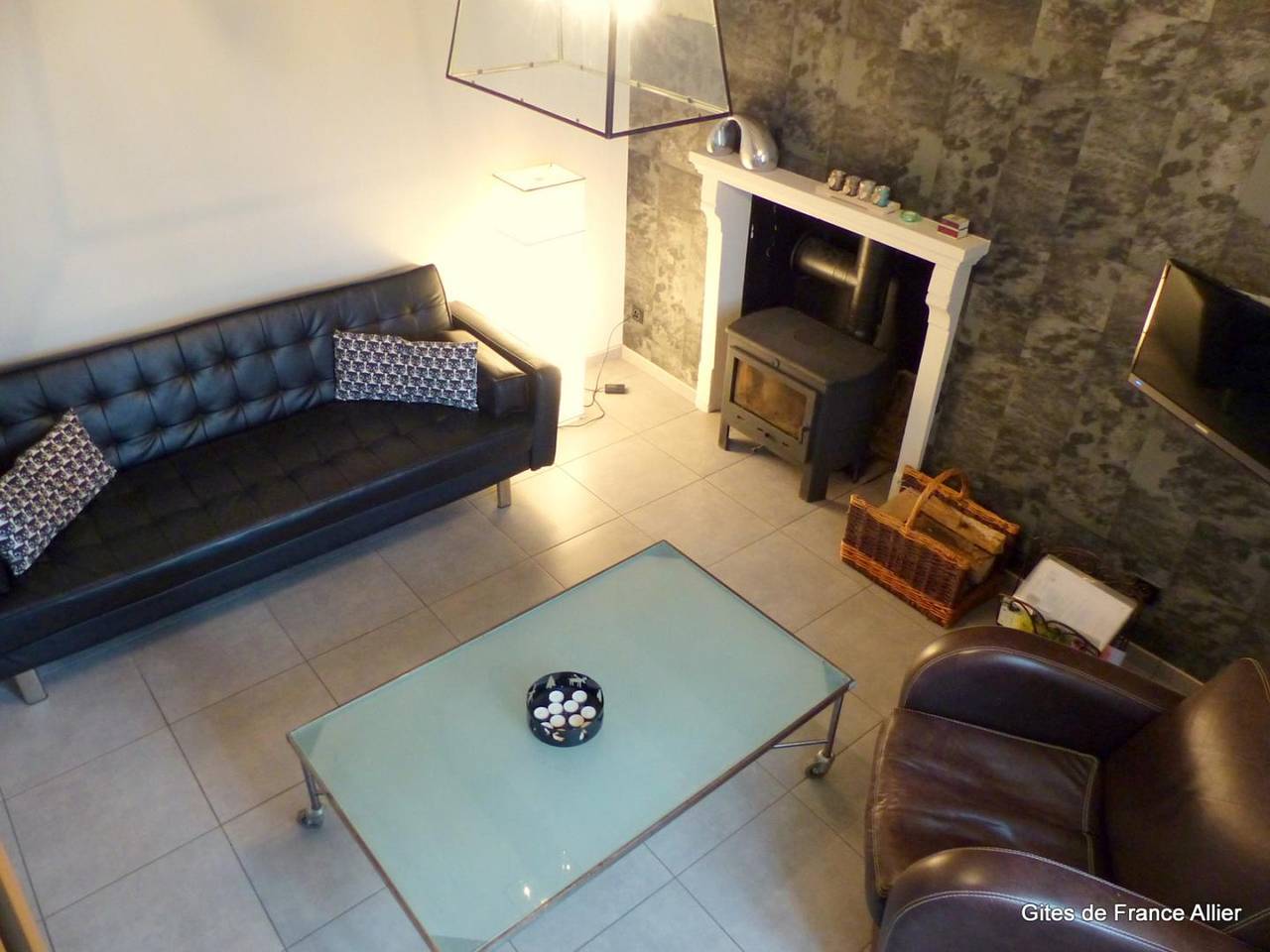 Renoviertes zeitgenössisches Haus mit Garten und Haustiere erlaubt in Agonges, Allier