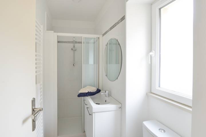 Ferienhaus für 2 Personen mit Terrasse in Douvres-la-Délivrande, Caen und Umgebung