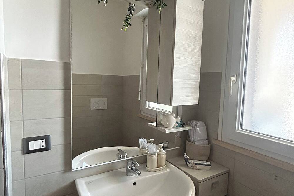 Ganze Wohnung, The Fisherman's Refuge - sleep & fly in Fiumicino, Rom Provinz