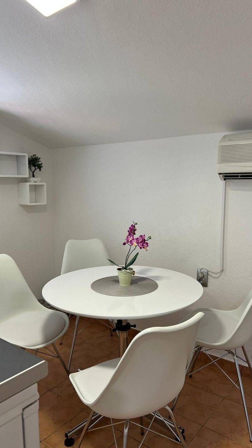 Ganze Ferienwohnung, Wohnung Violett in Okrug Gornji, Ciovo