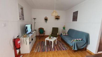 Gîte pour 6 personnes, avec terrasse ainsi que vue et bassin pour enfant dans Nisa
