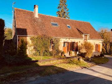 Gîte pour 9 personnes, avec piscine et terrasse ainsi que vue et jardin à Longny-au-Perche