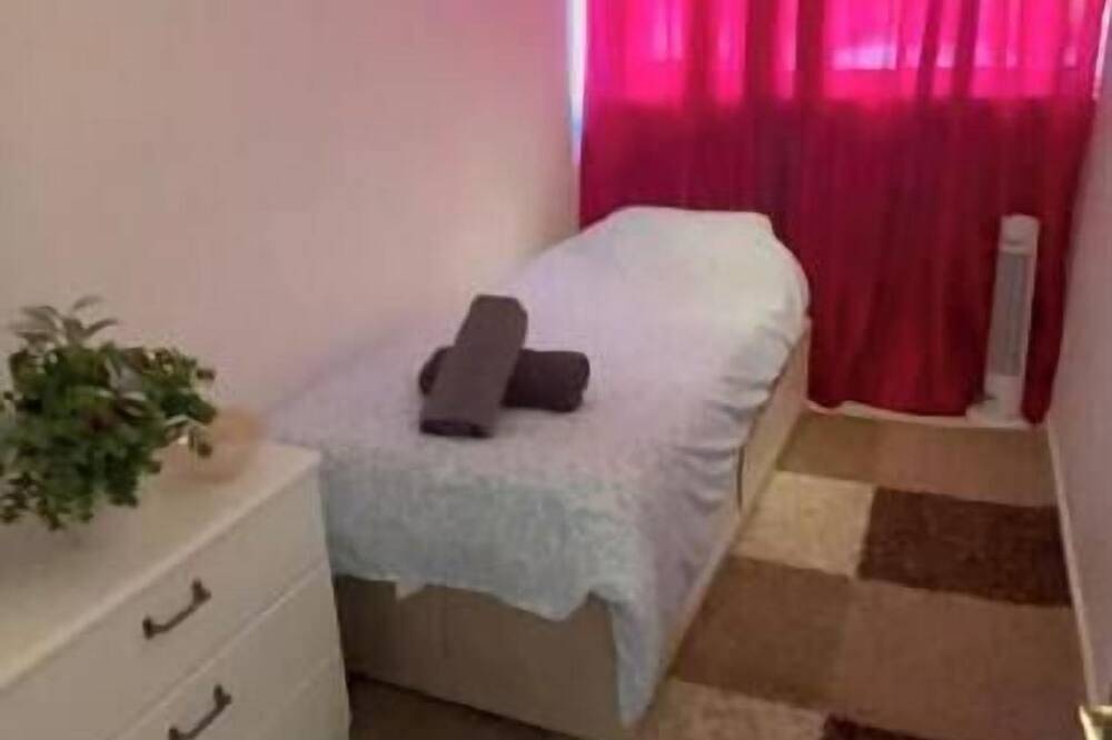 Modern 3-Bedroom Home in Bletchley| Long Stay Friendly |Free Parking & Fast Wifi in Milton Keynes, Südostengland