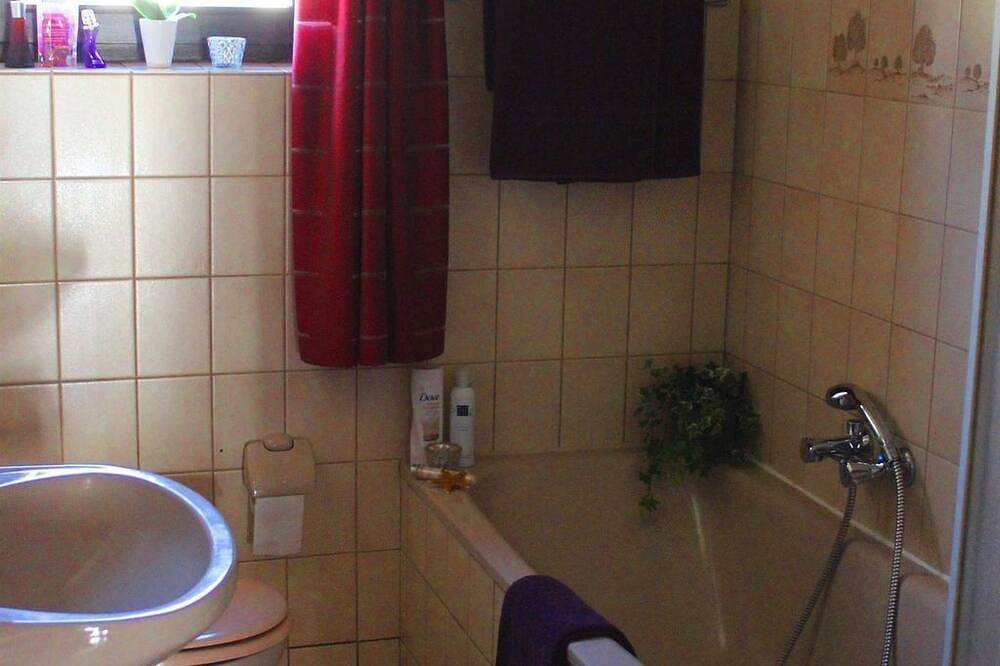 Ganze Wohnung, Ferienwohnung Auszeit - 2-Bettwohnung in Bad Marienberg, Westerwald