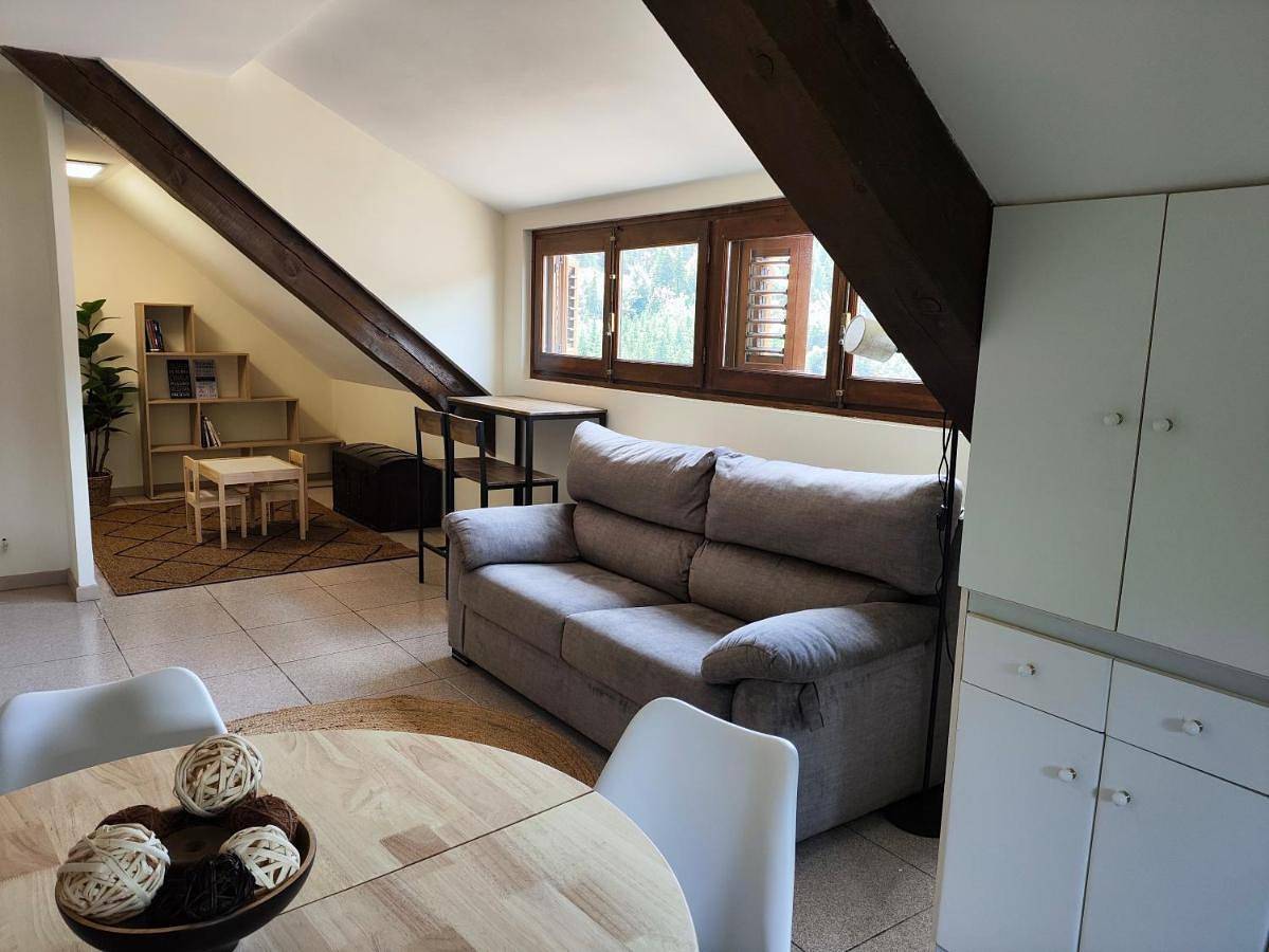 Appartement entier, Apartamento ático Belabarce in Isaba, Pyrénées espagnoles