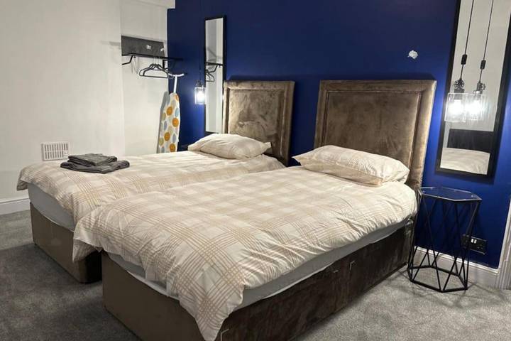 Holiday home for 5 people, with garden in Bridgend