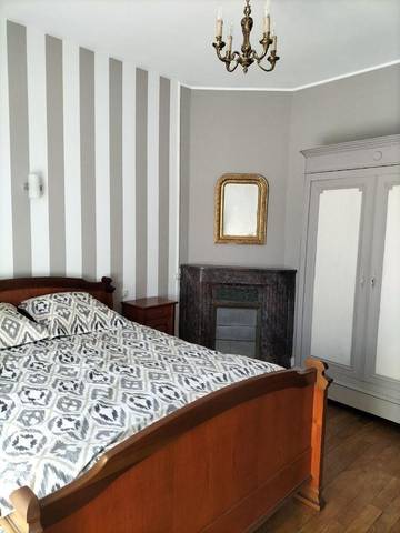 Gîte pour 5 personnes, avec terrasse dans Néoux
