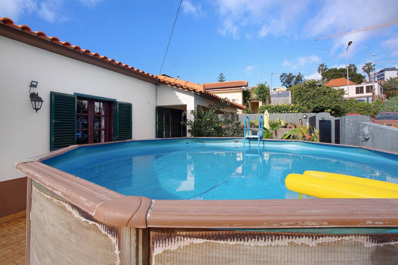 Villa 'Suites Pinto Coelho' with Sea View, Private Pool and Wi-Fi in Caniço, Madeira