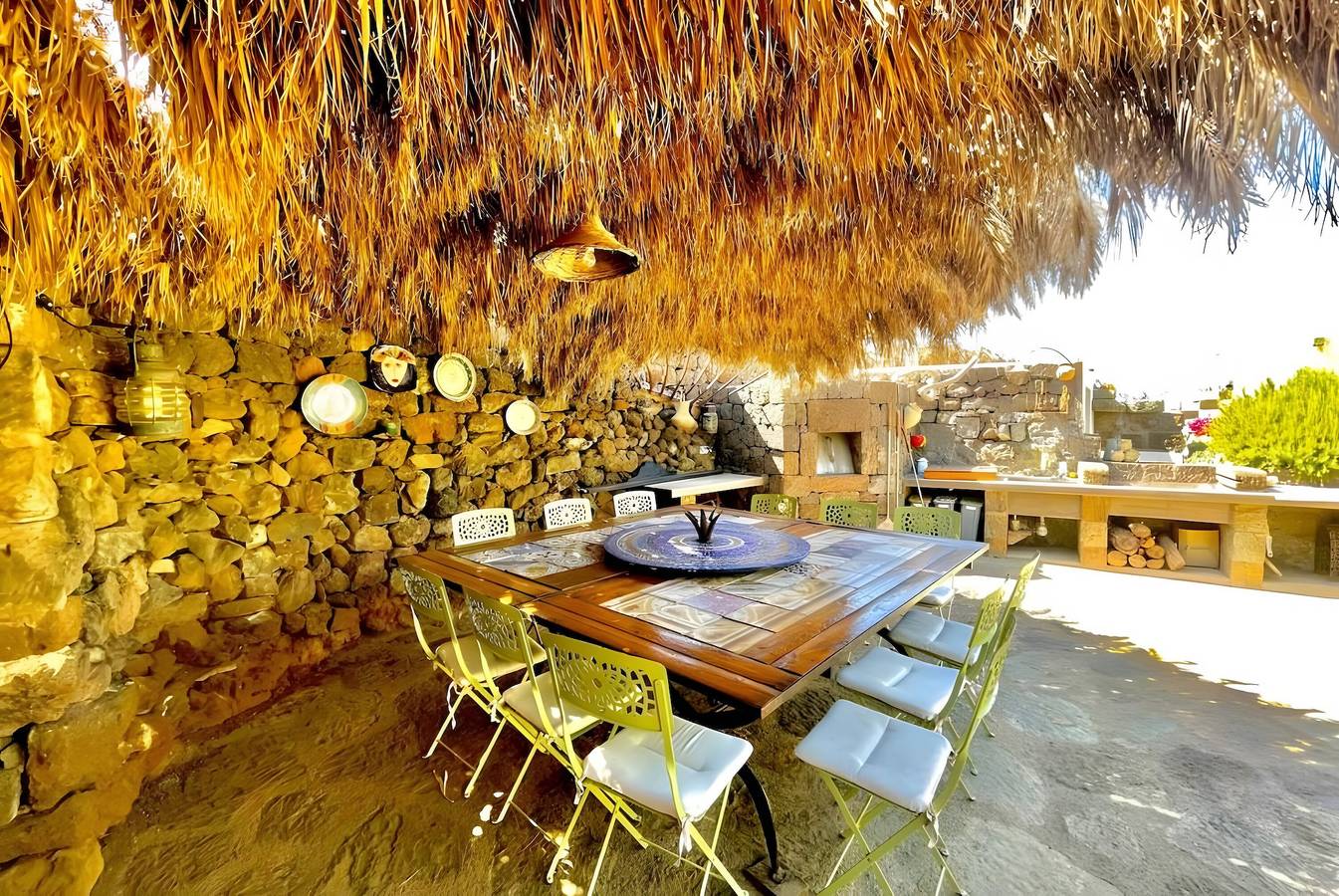 Holiday Home 'Dammuso Civulia Pantelleria' with Private Terrace, Wi-Fi and Air Conditioning in Pantelleria, Trapani Province