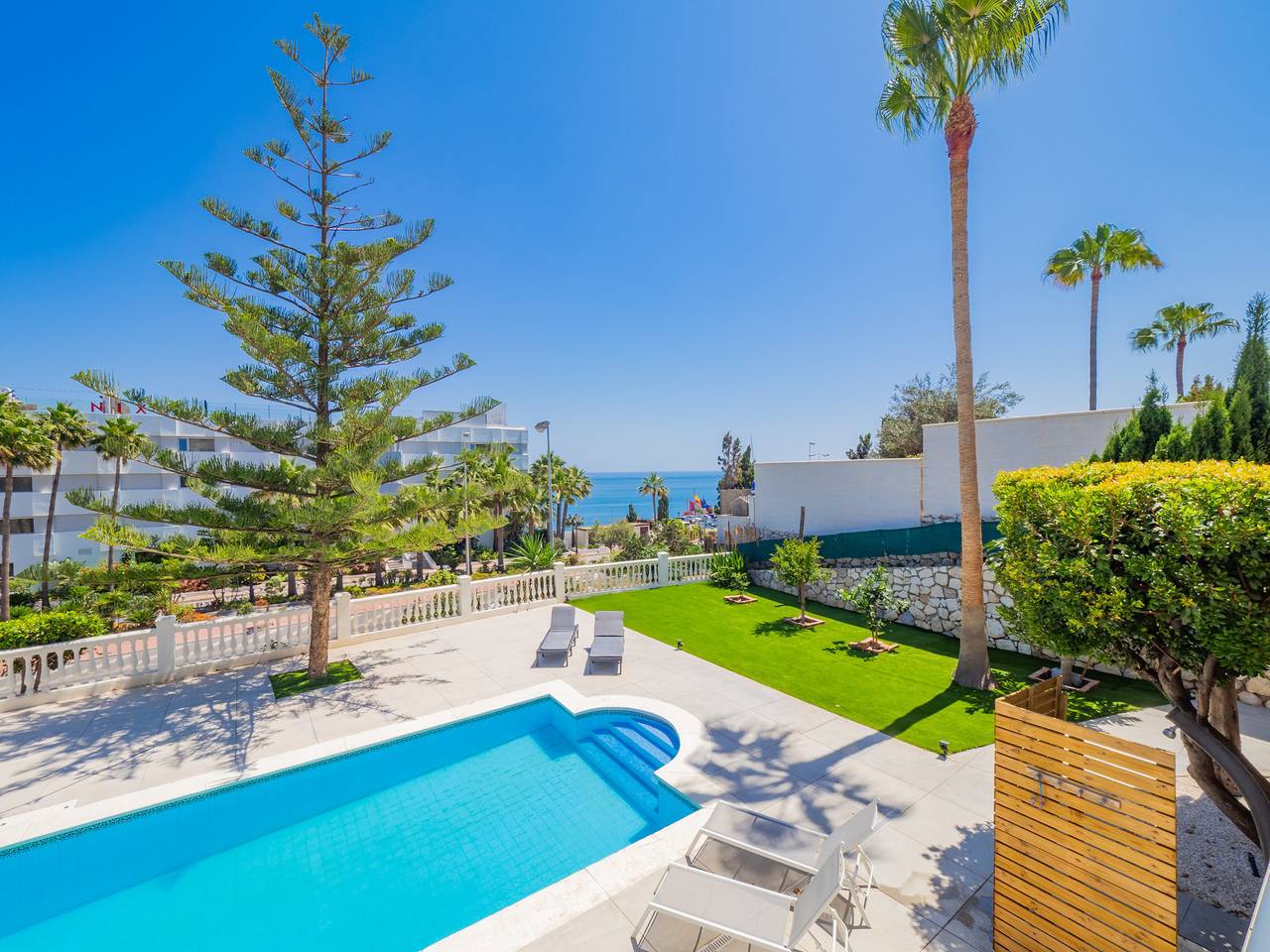Cubo's Beach Front Villa Benalmadena in Torremuelle, Benalmádena