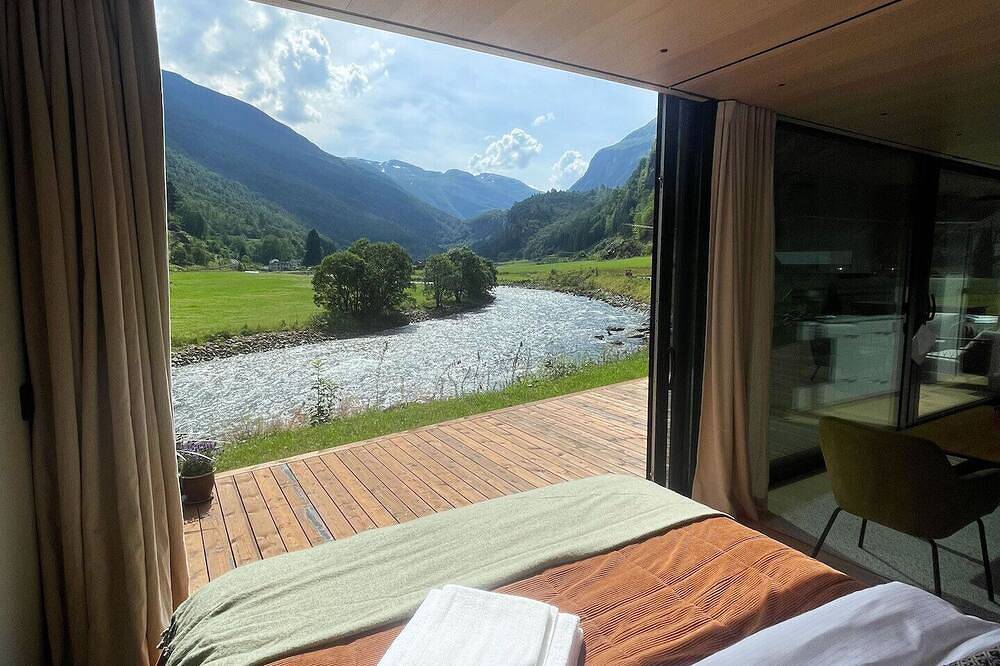 Sustainable and exclusive 2-bedroom apartment with Wifi, Ac in beautiful Flåm in Flåm, Sognefjord