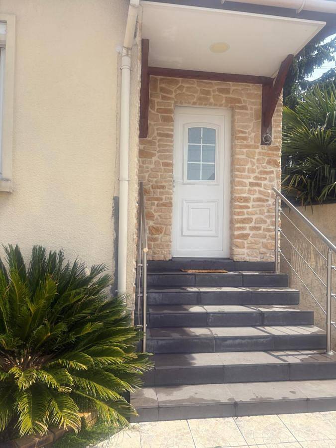 Maison de vacances pour 4 personnes, avec Jacuzzi ainsi que Terrasse et Jardin à Champlan