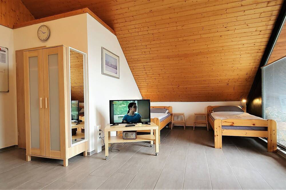 Ferienhaus in Seevetal,familienfreundlich,stadtnah,Garten,ruhig,Wlan,bis 16 Pers in Seevetal, Landkreis Harburg