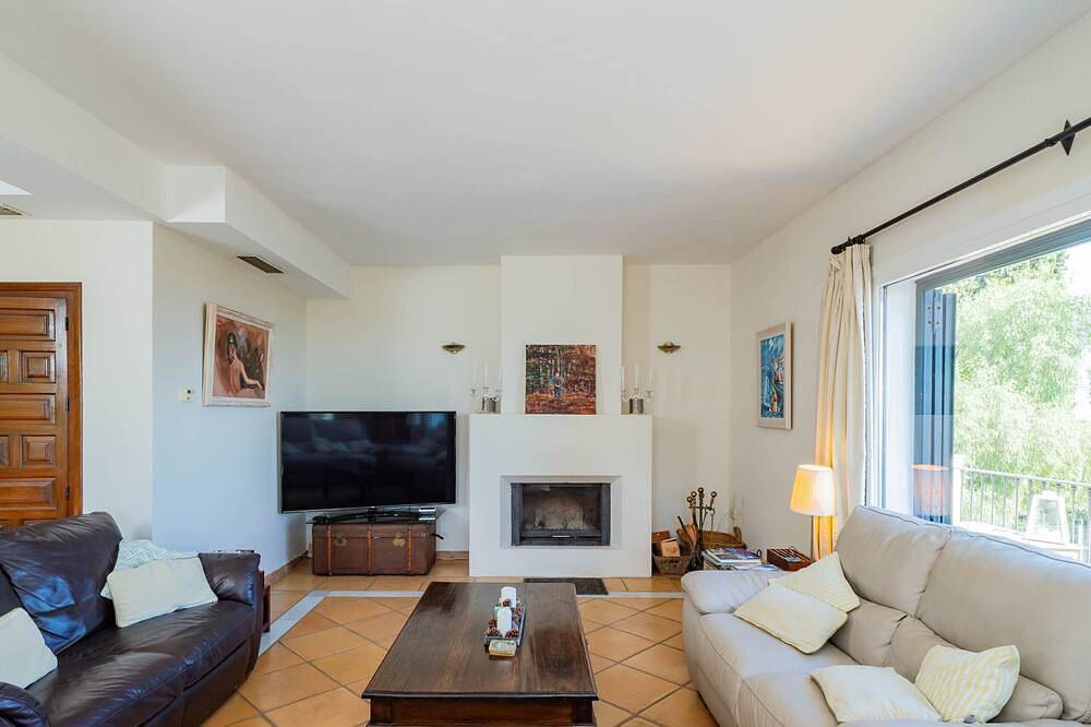 Cubo's Villa Las Capuchinas / piscine privée chauffée / climatisation / vue sur la mer / wifi gratuit in El Pinar Torremolinos, Torremolinos