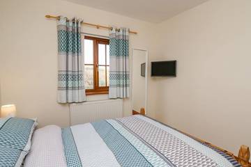 Glamping for 4 People in Ceredigion, Mid-Wales, Photo 3