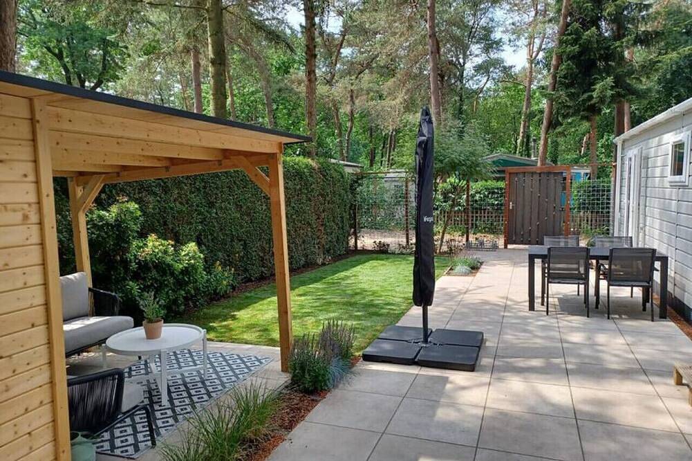 Cottage with a large garden in Veluwe
