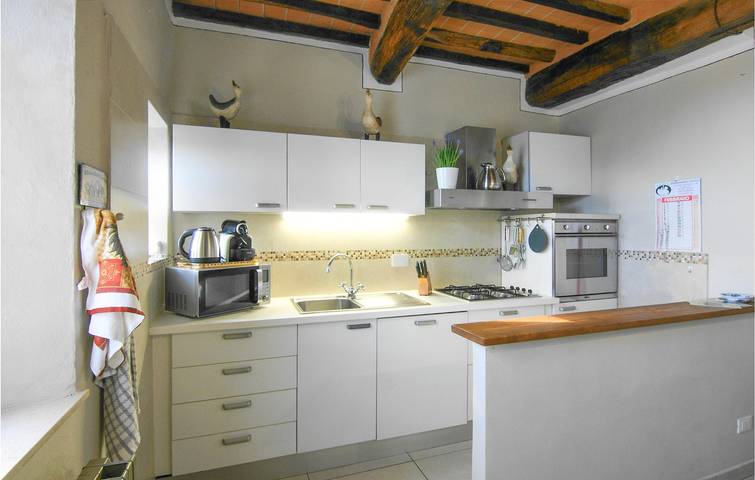 Appartamento vista mare con parcheggio e giardino in Pescia, Provincia di Pistoia