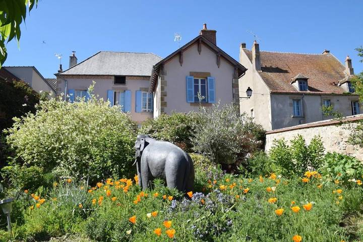 Location de vacances pour 5 personnes, avec vue et jardin, adapté aux familles à Souvigny - 2