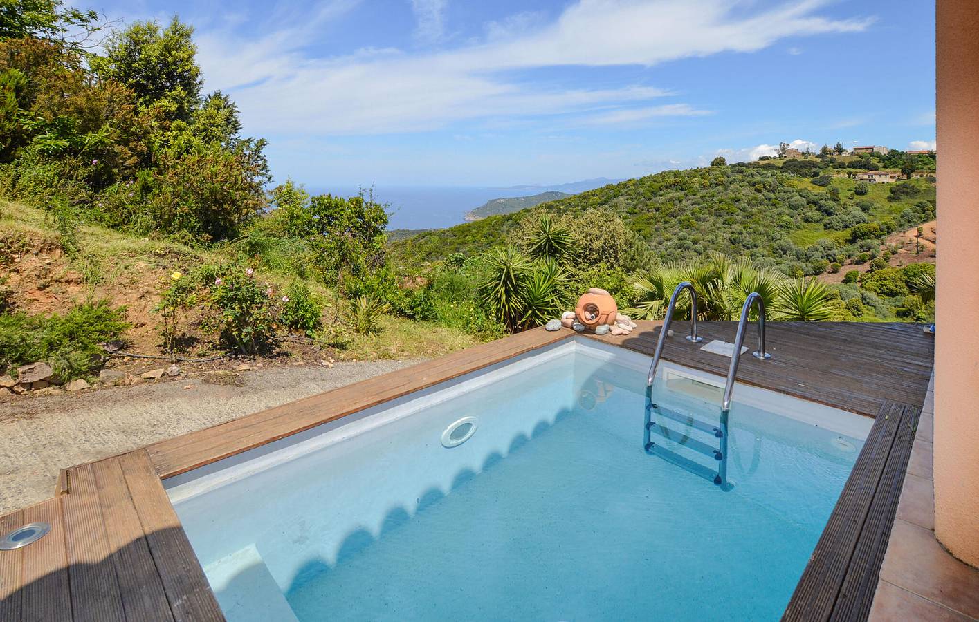 Apartamento vacacional entero, Apartamento con vistas al mar, piscina, aparcamiento y terraza, a 1 km de Villanova in Villanova (Córcega), Region de Ajaccio