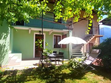 Ferienwohnung für 4 Personen, mit Garten und Seeblick in Santa Maria Rezzonico