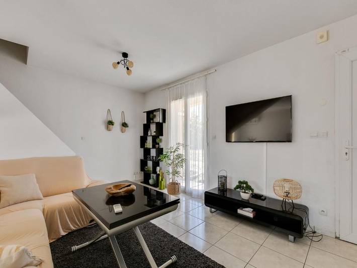 Location de vacances pour 6 personnes, avec jardin ainsi que piscine et terrasse à Pinet (homonymie) - 2