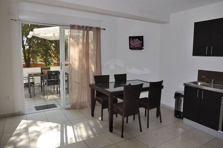 Casa vacanza per 4 persone, con piscina e giardino - 1