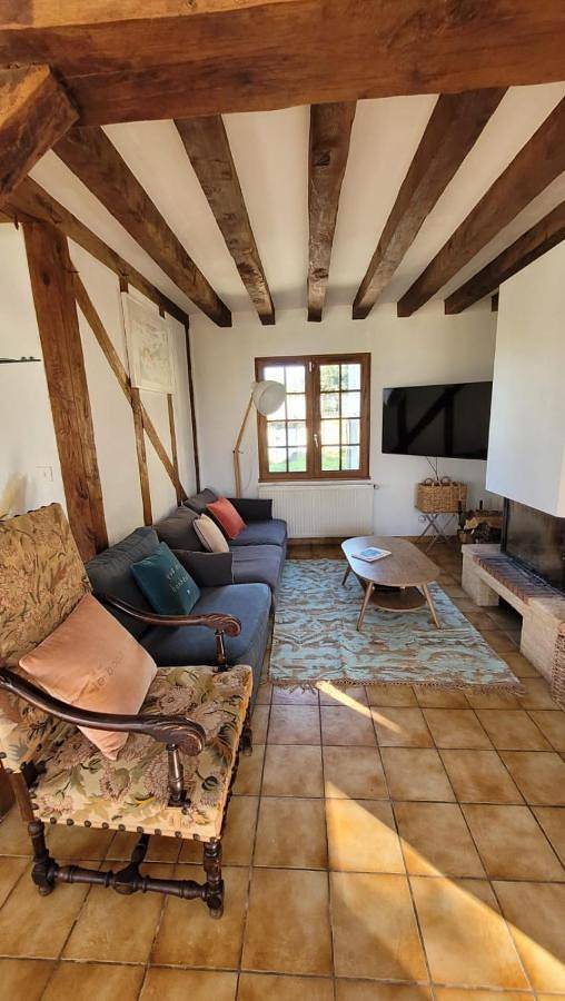 Location de vacances pour 8 personnes, avec Terrasse et Piscine dans Gardefort