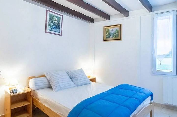 Location de vacances pour 6 personnes, avec jardin à Arces - 2