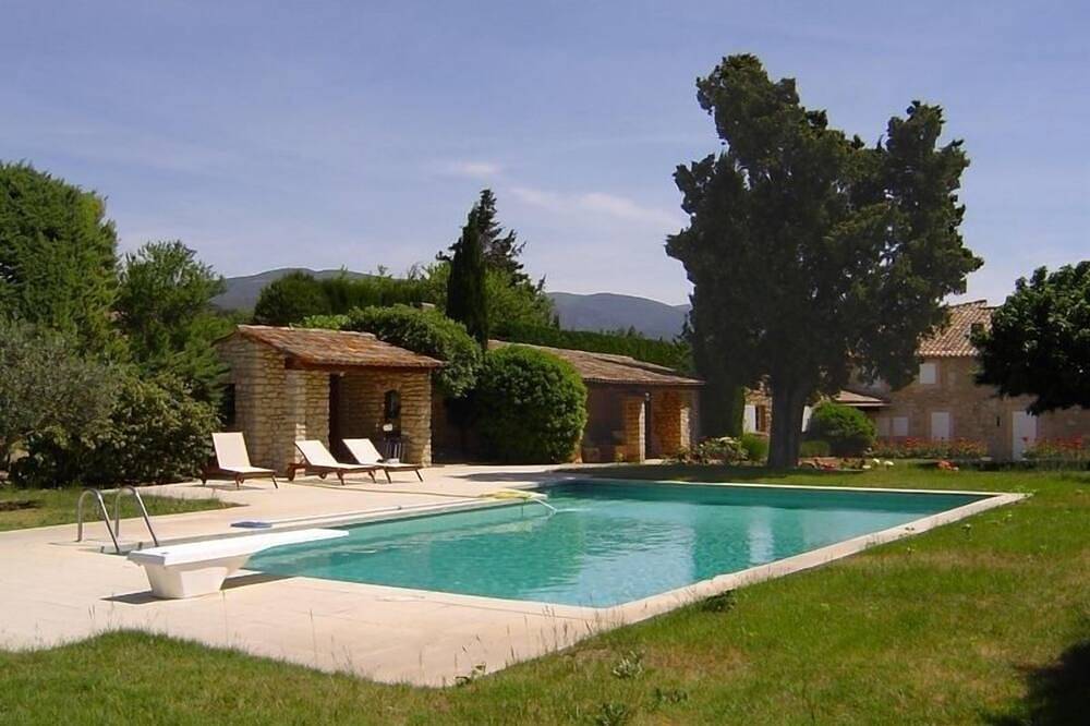 Provenzalisches Luxusdorf Bergerie mit Pool - 1. 5kms Lourmarin in Puyvert, Regionaler Naturpark Luberon