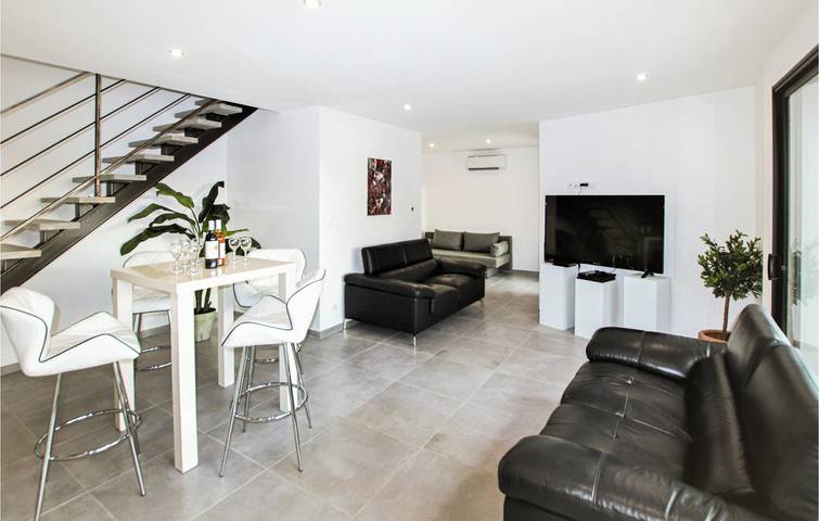 Location de vacances pour 6 personnes, avec terrasse et piscine, animaux acceptés à Salon-de-Provence - 3