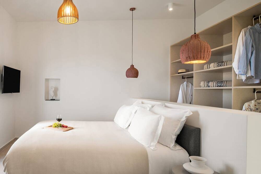 Villa Thermaia, Divine Sea Views, Private Infinity Pools, Furnished Terrace,. in Sifnos