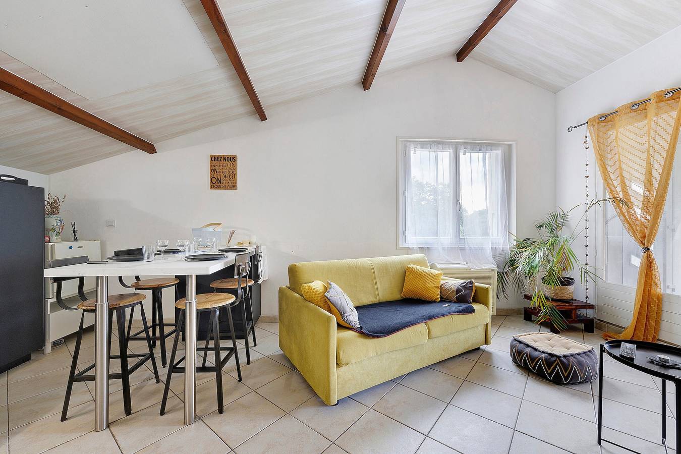 Ferienhaus „Gîte Douceur de Vivre - Soleil“ mit Seeblick, Pool und Wlan in Saint-Avaugourd-des-Landes, Vendée