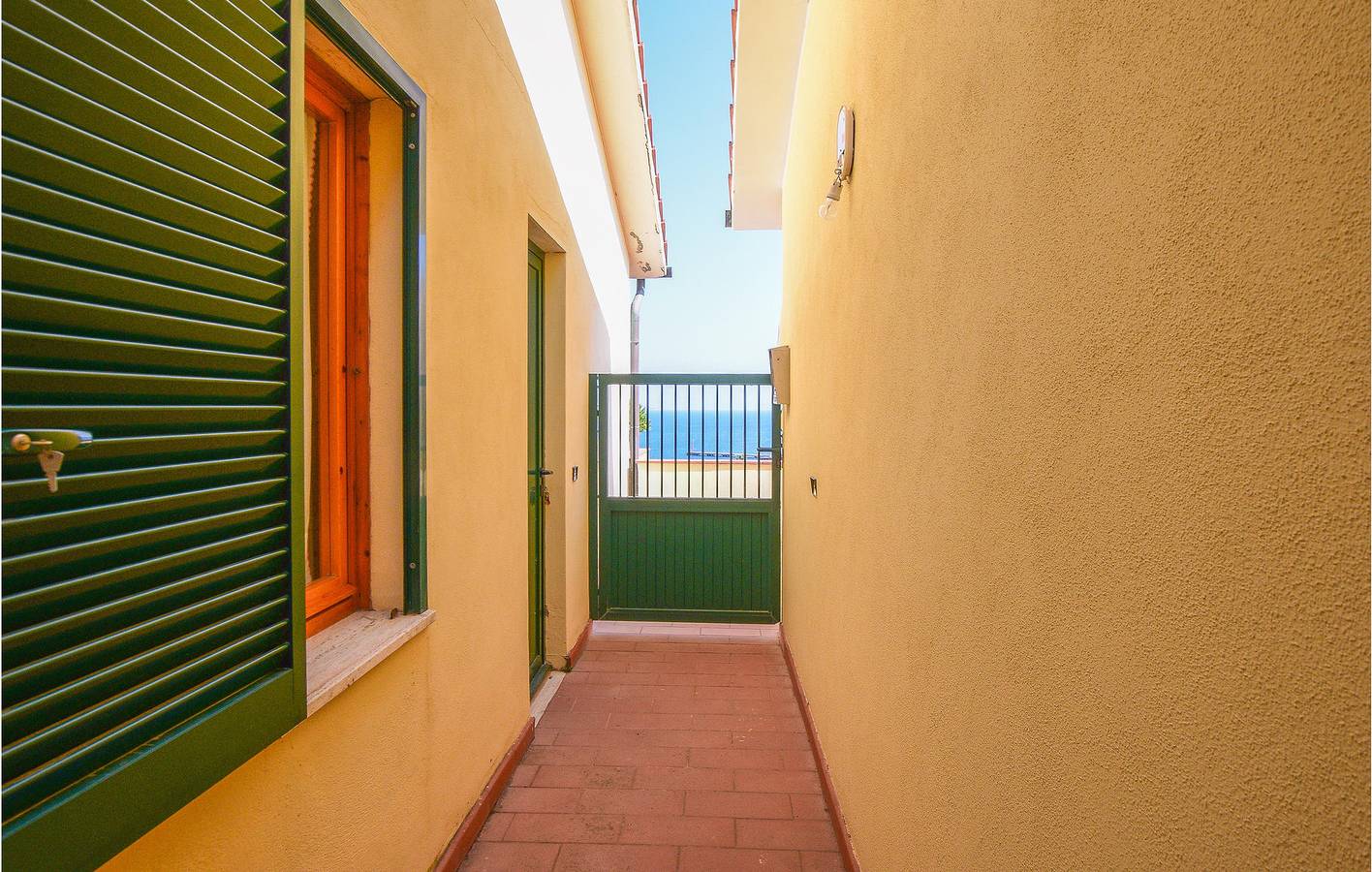 Appartamento intero, Appartamento con terrazza vista mare e parcheggio in Cavo, Isola d'Elba