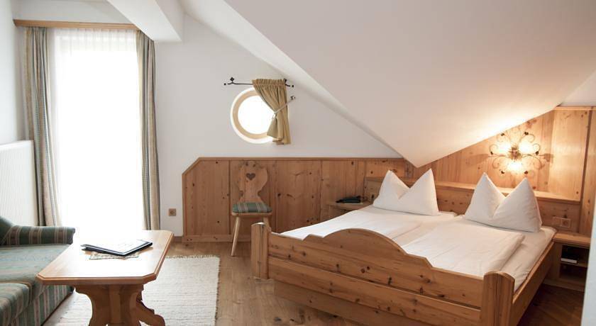 Dreibettzimmer „Superior“ in Glanegg (Salzburg), Salzburg