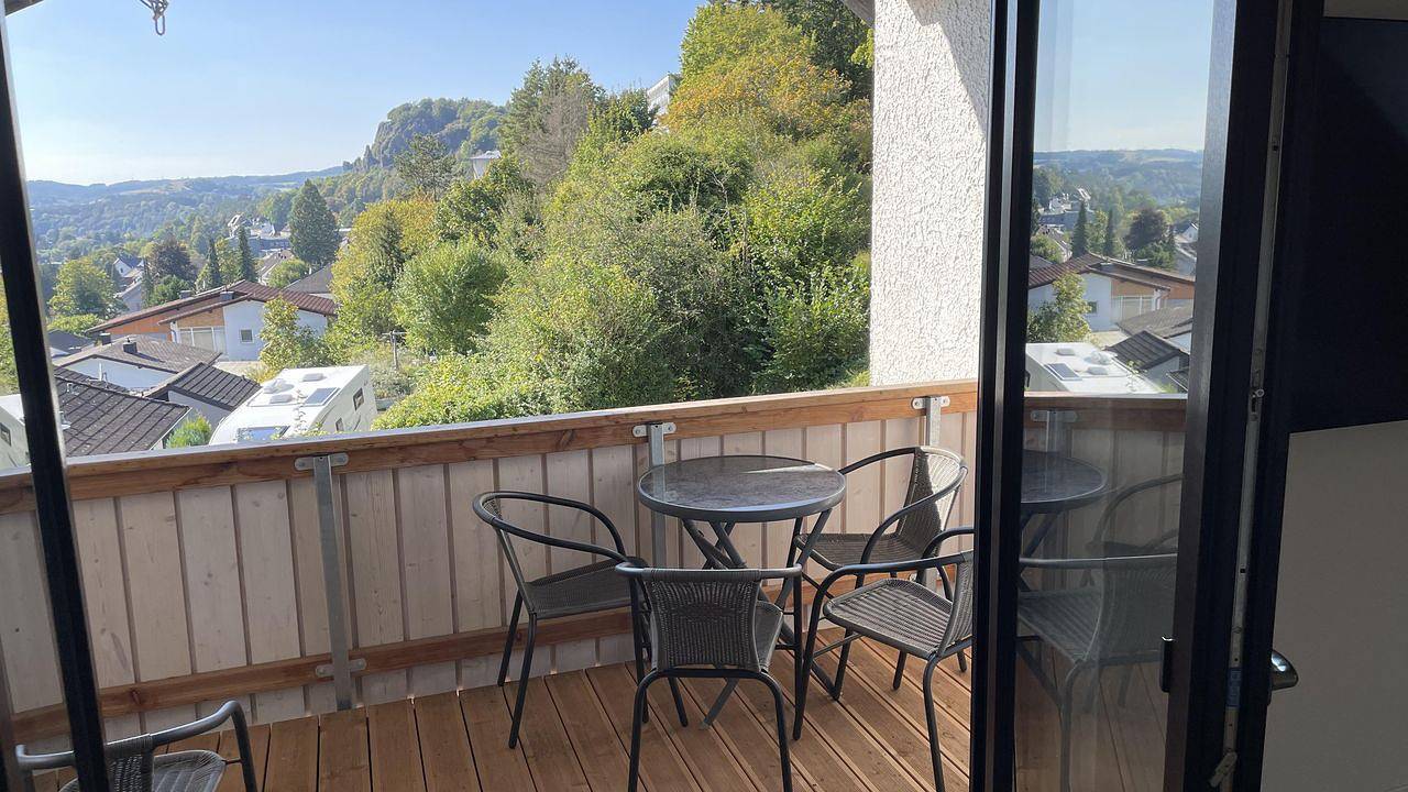 Geheel vakantieappartement, Vakantieappartement voor 5 personen met balkon in Gerolstein, Vulkaan-Eifel