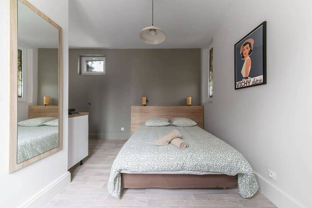 Entire apartment, Le Desroziers 325 - 31 avenue Victoria - Vichy in Vichy, Vichy region