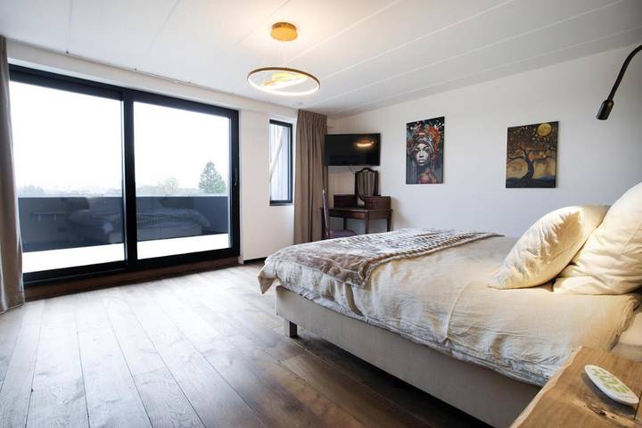 Location de vacances pour 2 personnes, avec jardin et jacuzzi ainsi que piscine et sauna à Florenville - 2