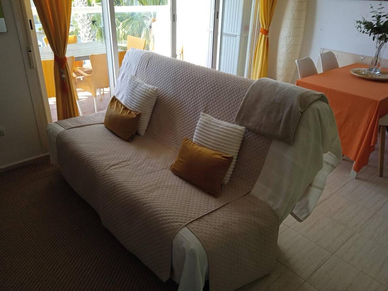 Apartamento inteiro, Apartamento de férias para 4 pessoas com piscina in El Verger, Costa Blanca